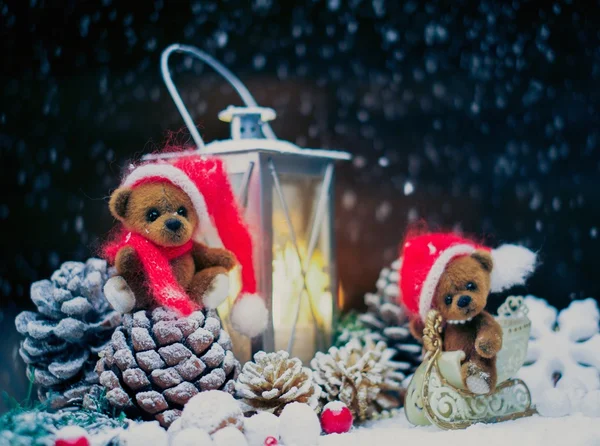 Pequeños osos de juguete en Navidad bodegón — Foto de Stock