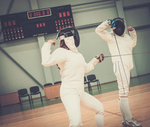 Two women fencers on a training — Stock Photo, Image