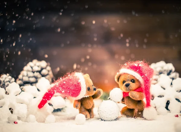 Small toy bears making snowman in christmas still life — Stock Photo, Image