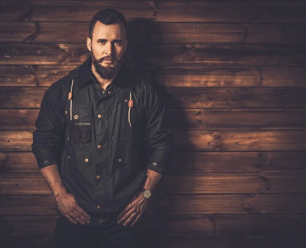 Homem bonito com barba — Fotografia de Stock