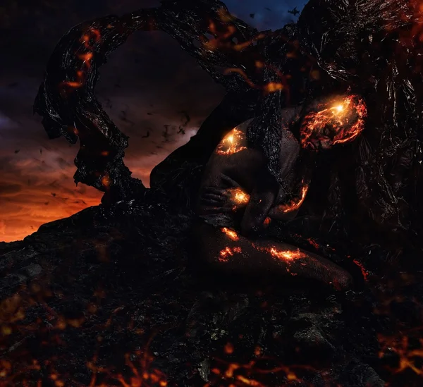 Criatura hecha de lava y fuego — Foto de Stock
