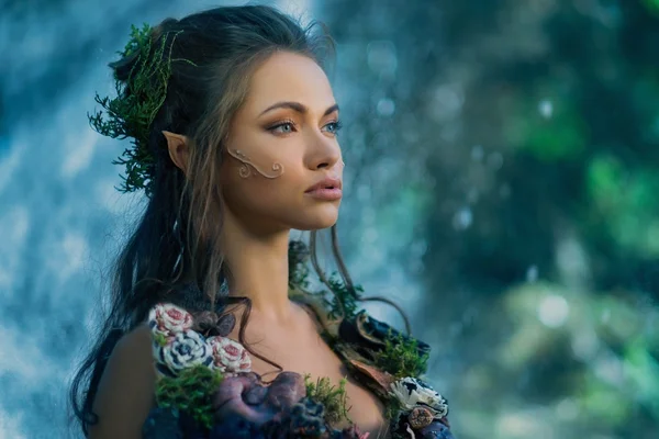 Elf woman in a magical forest — Stock Photo, Image