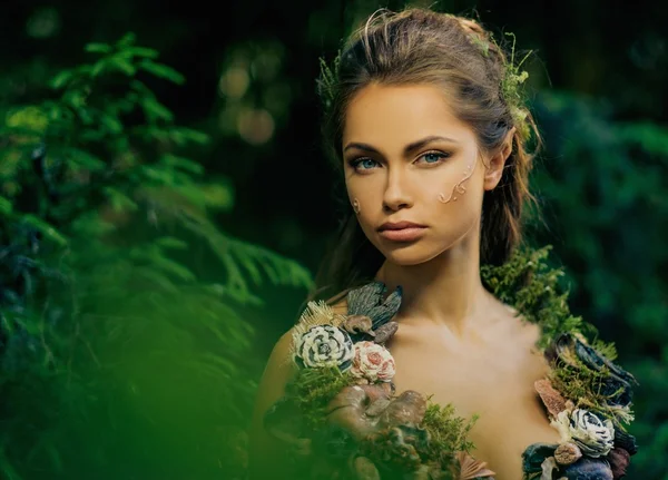 Elf woman in a magical forest — Stock Photo, Image