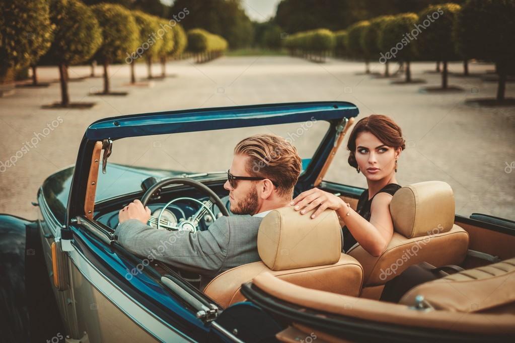 Talk 2 travel. Парочка в самолете. Talk 2 travel. Talk транскрипция и перевод. Общение с иностранцами.