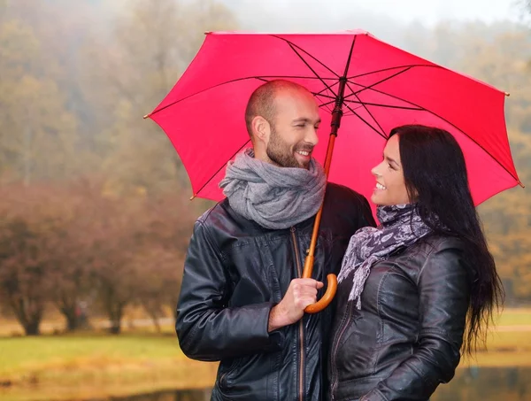Happy middle-aged couple outdoors on autumn day — Stock Photo, Image
