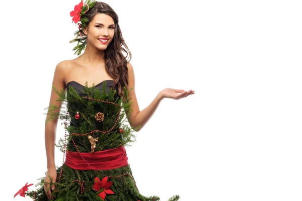 クリスマス ツリーのドレスを着た女性 — ストック写真
