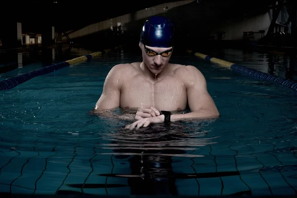 Swimmer with heart rate monitor — Stock Photo, Image