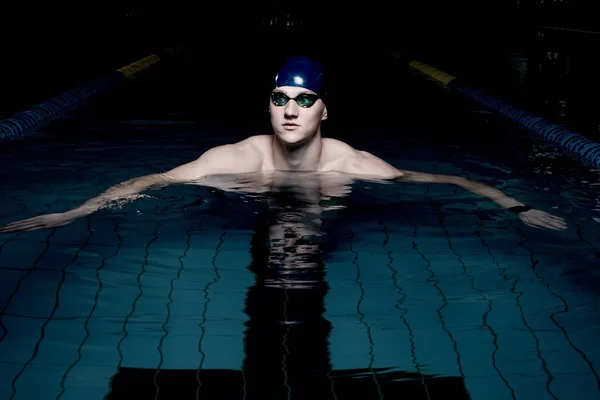 Nuotatore in piscina — Foto Stock