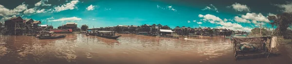 Panorama of floating village Kompong Phluk, Siem Reap — Stock Photo, Image