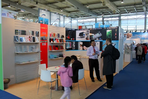 HANNOVER, GERMANIA - 13 MARZO: Lo stand di Fancy il 13 marzo 2014 presso CEBIT computer expo, Hannover, Germania. CeBIT è la più grande fiera di computer del mondo — Foto Stock