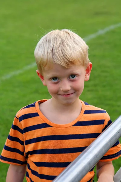 Porträtt av en pojke — Stockfoto