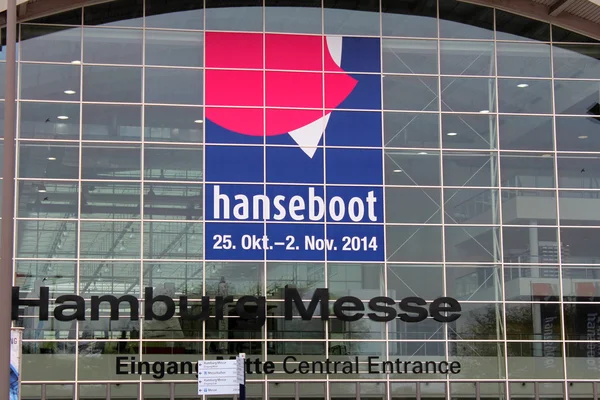 HAMBURG, GERMANY - OCTOBER 31: Hanseboot Expo on October 31, 2014 at Hanseboot - the international boat show, Hamburg, Germany. — Stock Photo, Image