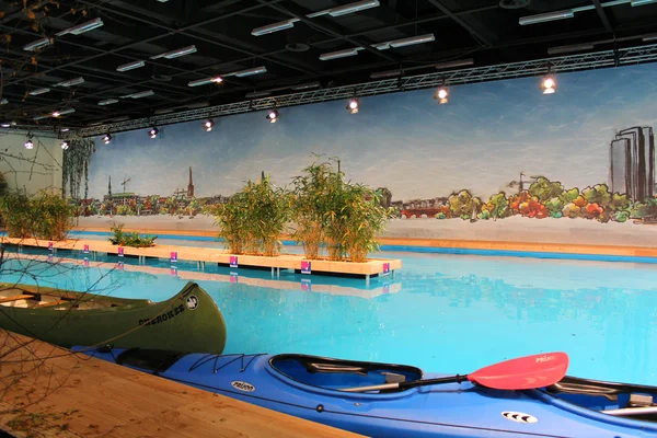 Гамбурзі - 31 жовтня: Hanseboot Expo на 31 жовтня 2014 року в Hanseboot - Міжнародний човен показати, Гамбург, Німеччина. — стокове фото