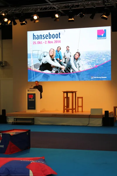 Hamburg, deutschland - 31.10.2014: hanseboot expo am 31.10.2014 auf der hanseboot - the international boat show, hamburg, Germany. — Stockfoto