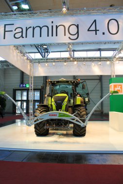 Hannover, Almanya - 20 Mart: Kürsüye tarım 4.0 20 Mart 2015 CeBIT bilgisayar Expo, Hannover, Almanya. Dünyanın en büyük bilgisayar Fuarı CeBIT olduğunu