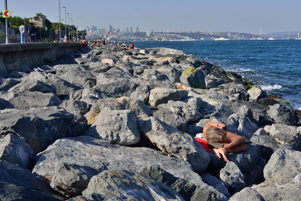 Istanbul, Türkiye'nin taşlı shore