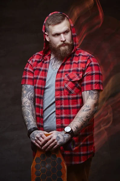 Dövmeli sakallı adam — Stok fotoğraf