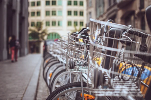 Bicycles parking in the city. — Stock Photo, Image