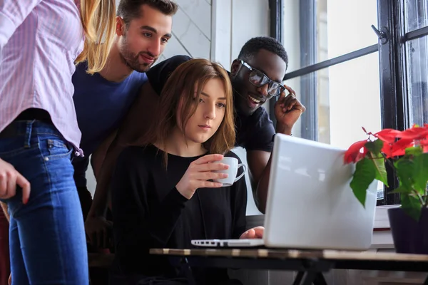 Gruppo di persone internazionali — Foto Stock