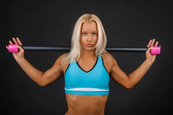 Blond fitness kvinna göra övningar — Stockfoto