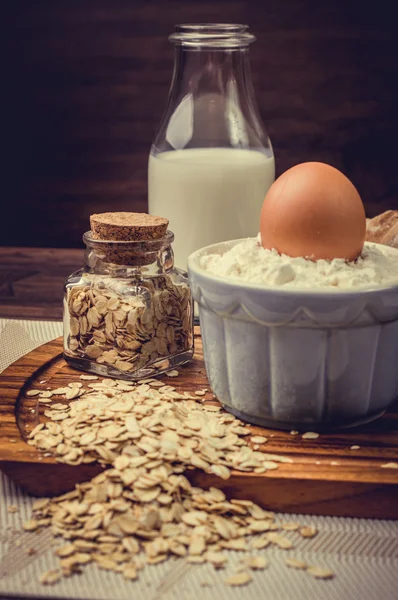 Melk, brød og egg – stockfoto