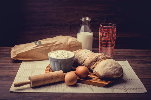 Mehl aus Milch und Ei — Stockfoto