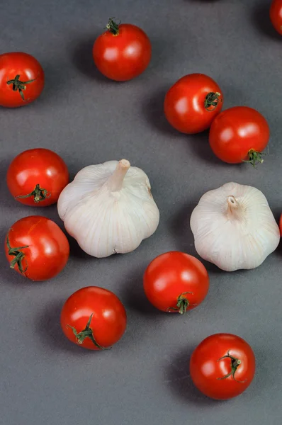 Verse tomaten en knoflook. — Stockfoto