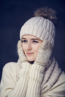 Sıcak kış kazak kadında