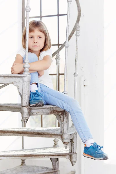 Cute little girl in denim jeans — Stock Photo, Image