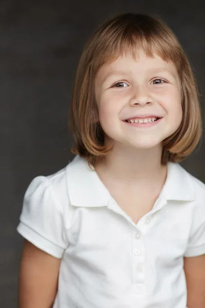 Retrato de linda menina — Fotografia de Stock