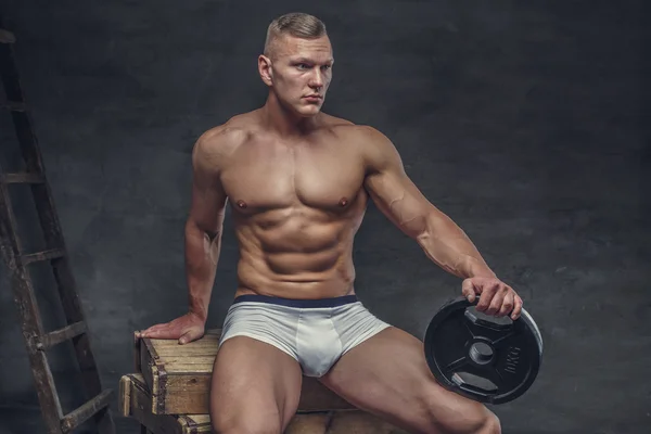 Seksowny facet mięśni w białe majtki — Zdjęcie stockowe