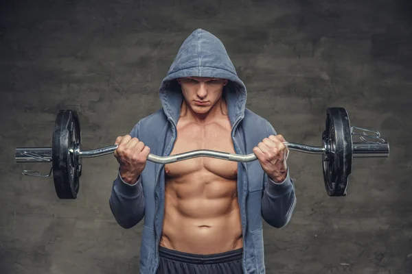 Mann im blauen Kapuzenpulli — Stockfoto