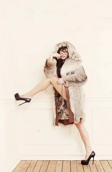 A fashionable woman in fur — Stock Photo, Image