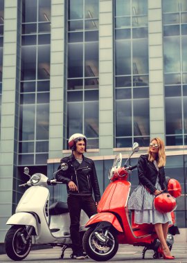 retro moto scooter güzel Çift