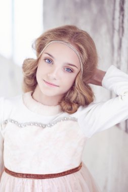 sevimli sarışın kadın