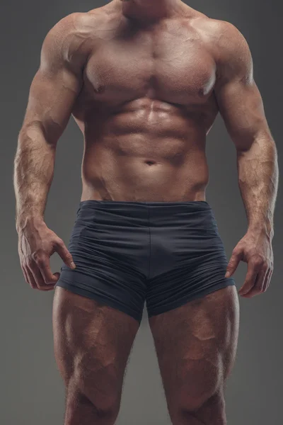 Muskulöser Sportler ohne Hemd — Stockfoto