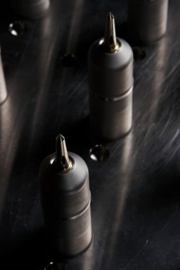 Keskin metal nesneler