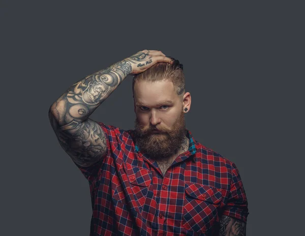 Tattooed male in a red shirt. — Stock Photo, Image