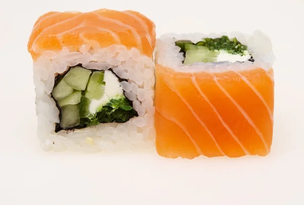 Deliciosos rollos de sushi — Foto de Stock