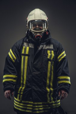 İtfaiyeci oksijen maskesi