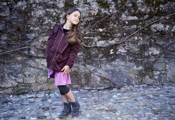 Brunette teenager female — Stock Photo, Image