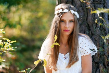 HALKAHALKA çiçek çilli kadınla 