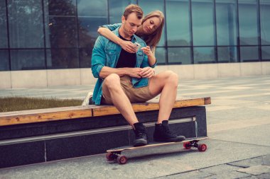 Modern çift Smartphone kullanarak