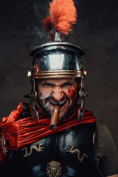 Soldado imperial louco de charuto fumando roma — Fotografia de Stock