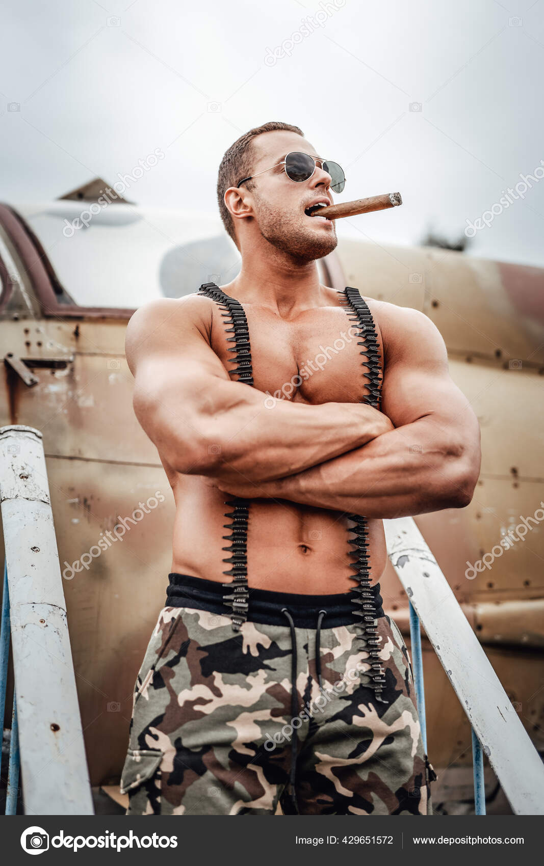 голые военные 