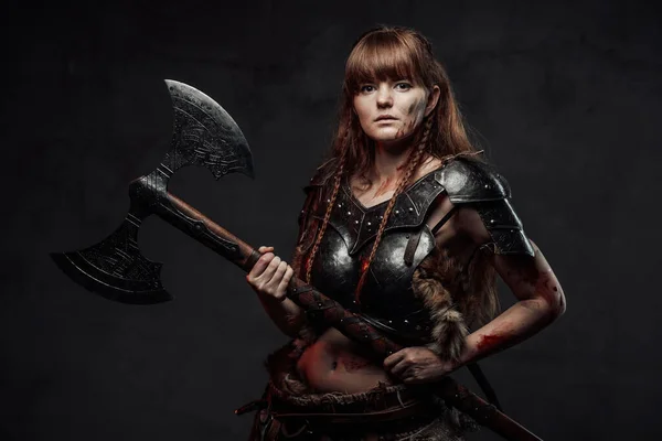 Armed with two handed axe scandinavian amazon — Stock Photo, Image