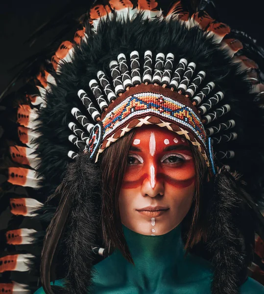 Woman with makeup dressed in south american aboriginal style — Stock Photo, Image