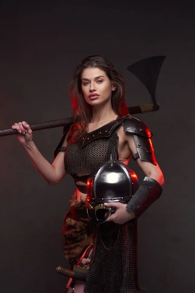 Nordic woman viking with axe on her shoulder — Stock Photo, Image