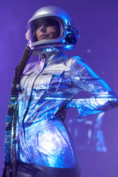 Woman weared in space helmet and suit — Stock Photo, Image