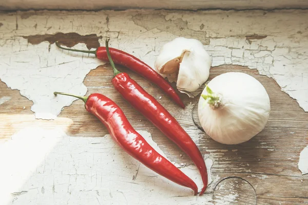 Biber biber ve sarımsak tablo — Stockfoto